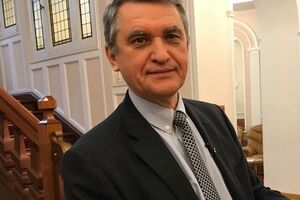 Шамшур покидає українське посольство в Парижі