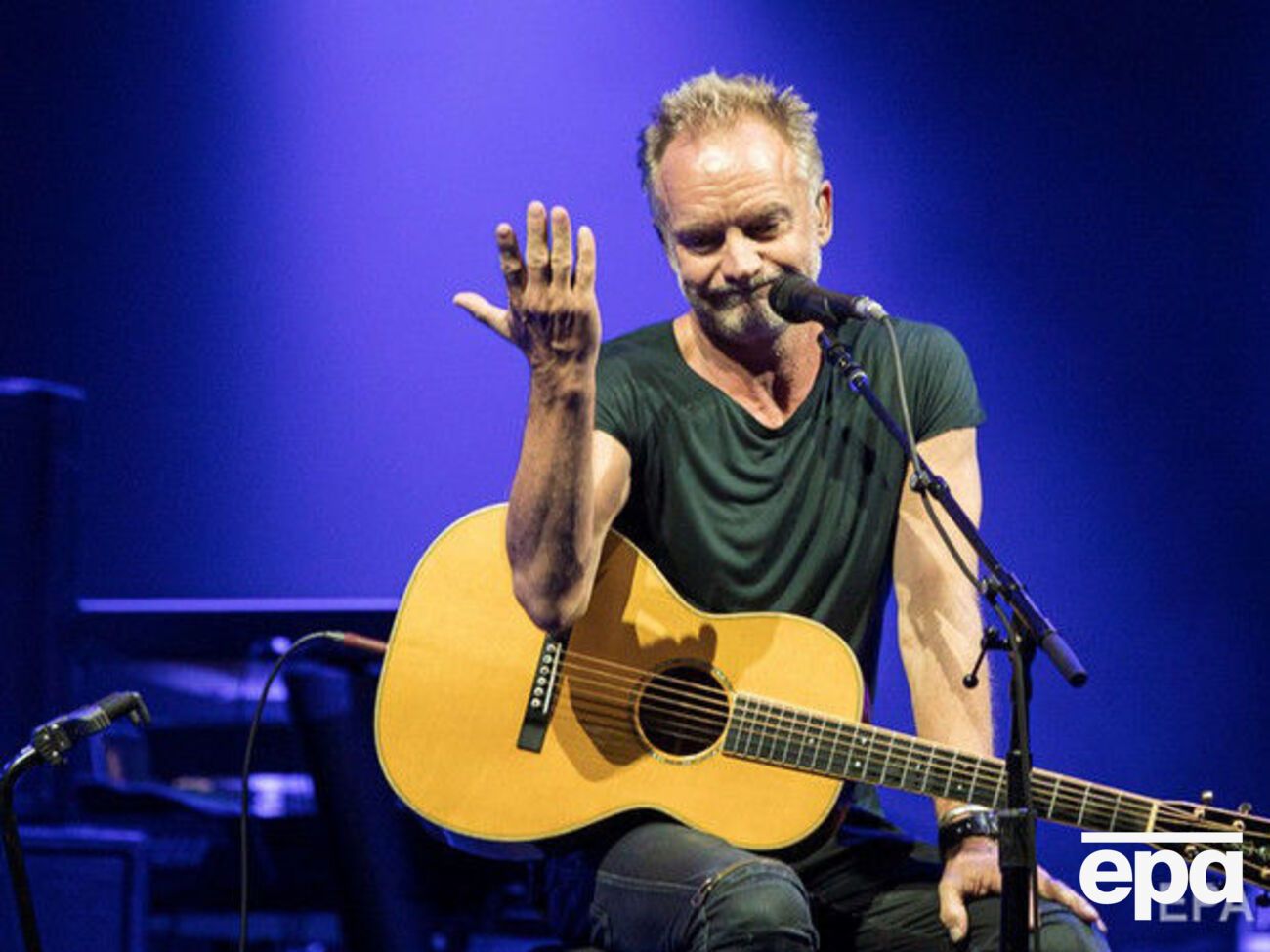 С 1984 года Стинг выступает как сольный артист