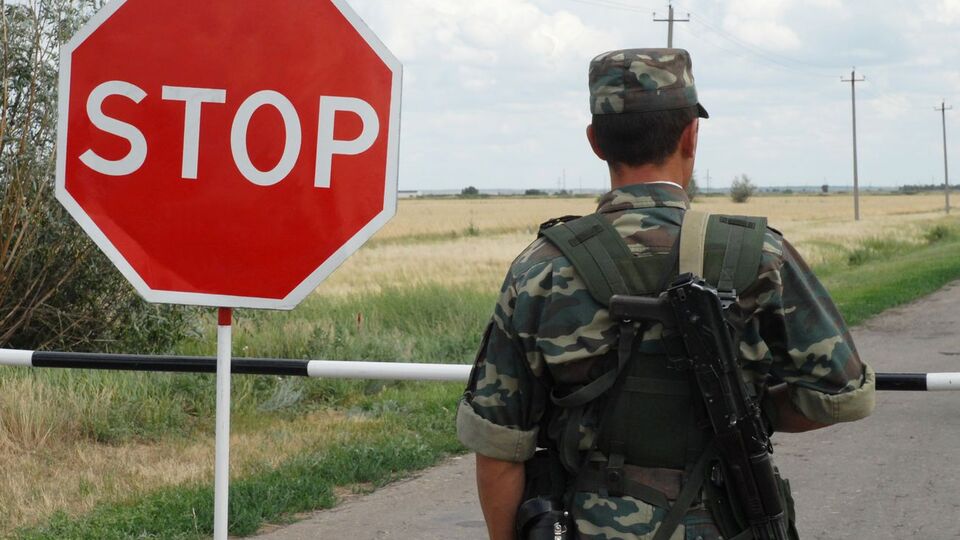 Работа пунктов пропуска на территорию аннексированного Крыма была приостановлена 17 марта
