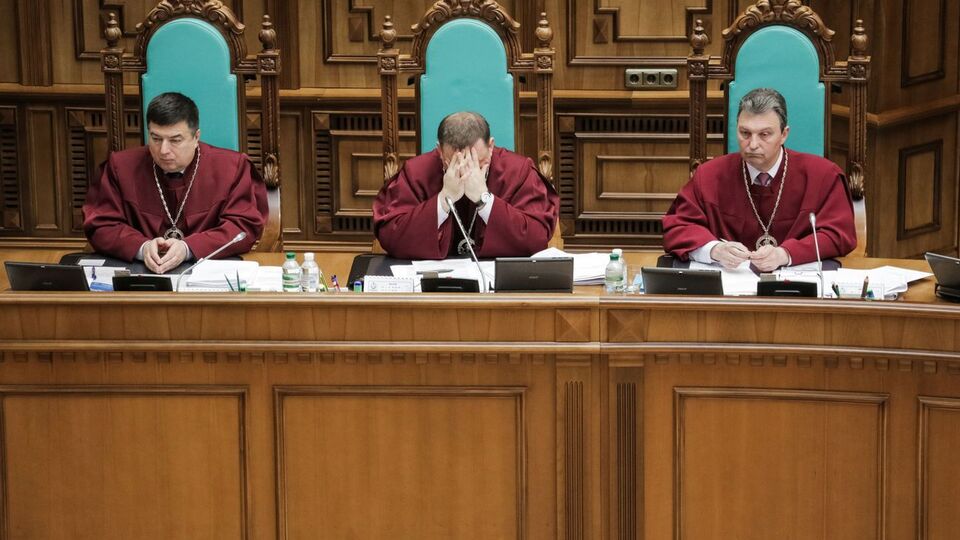 Ст. 375 КК України, згідно з рішенням КСУ, буде скасовано за шість місяців