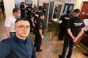 24 мая 2018 года на Стерненко напали двое мужчин, он получил повреждение руки и ушиб головы