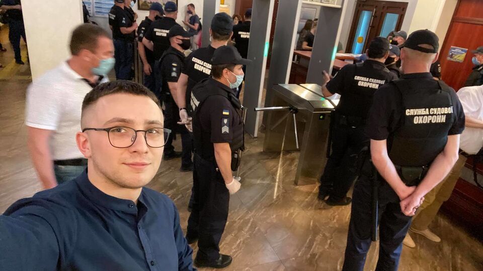 24 мая 2018 года на Стерненко напали двое мужчин, он получил повреждение руки и ушиб головы