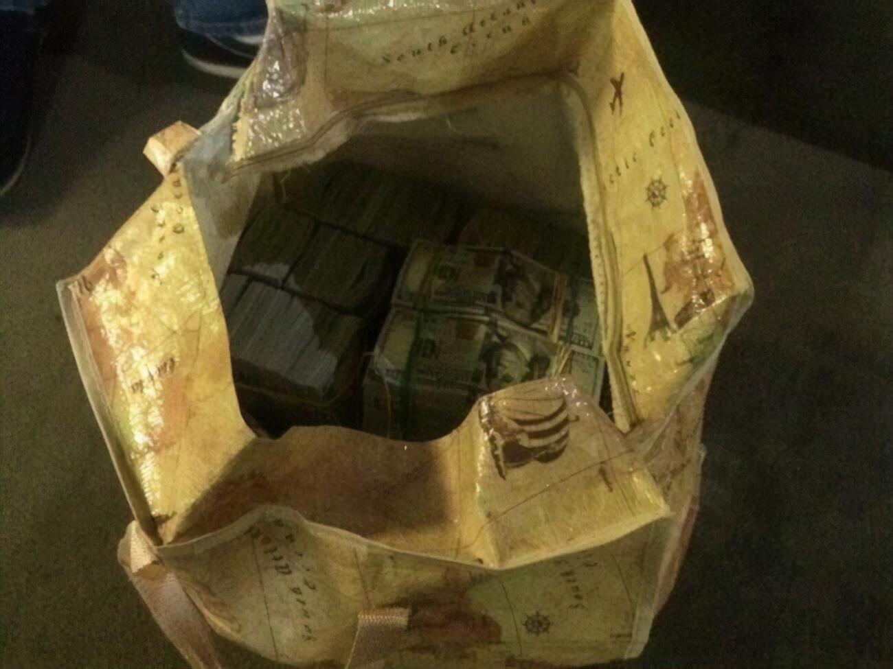 $6 млн наличными должны были стать благодарностью за "подарок" от НАБУ и САП на день рождения Злочевского, утверждают источники "Цензор.НЕТ"