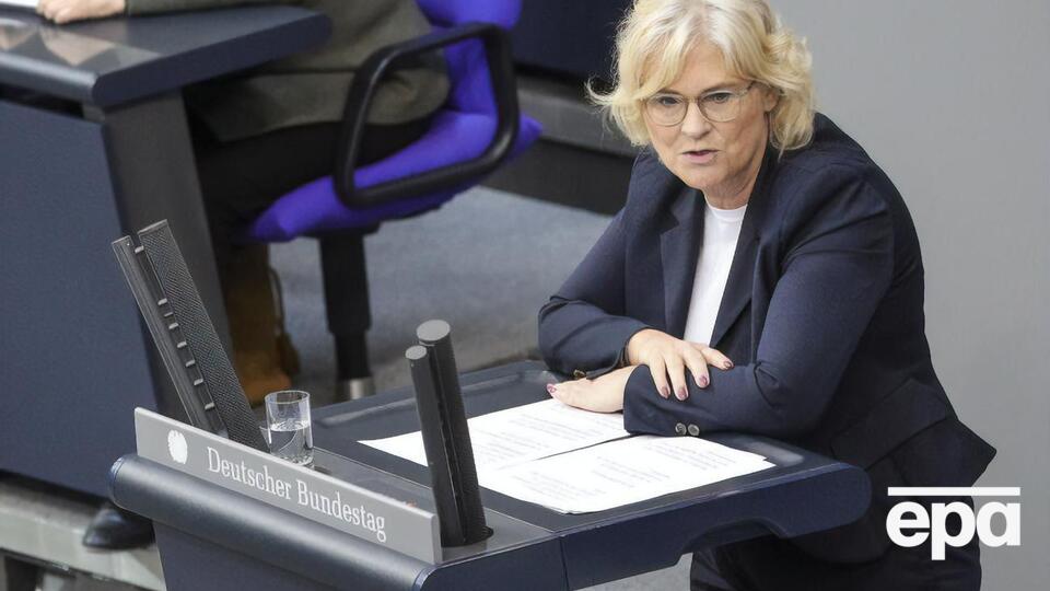 Министр юстиции ФРГ находит одну из статей конституции устаревшей