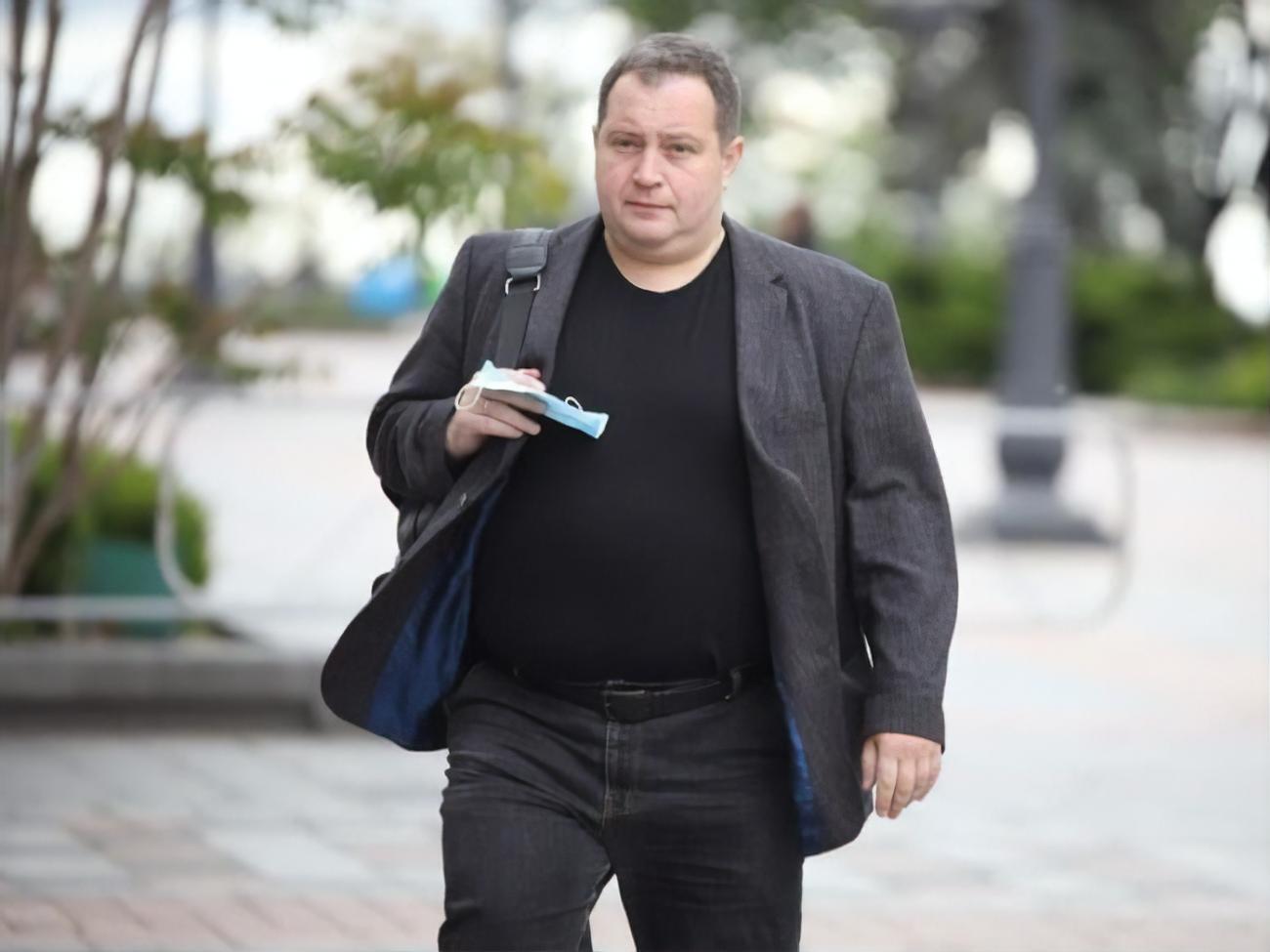 Перебыйнис является членом комитета Рады по здравоохранению