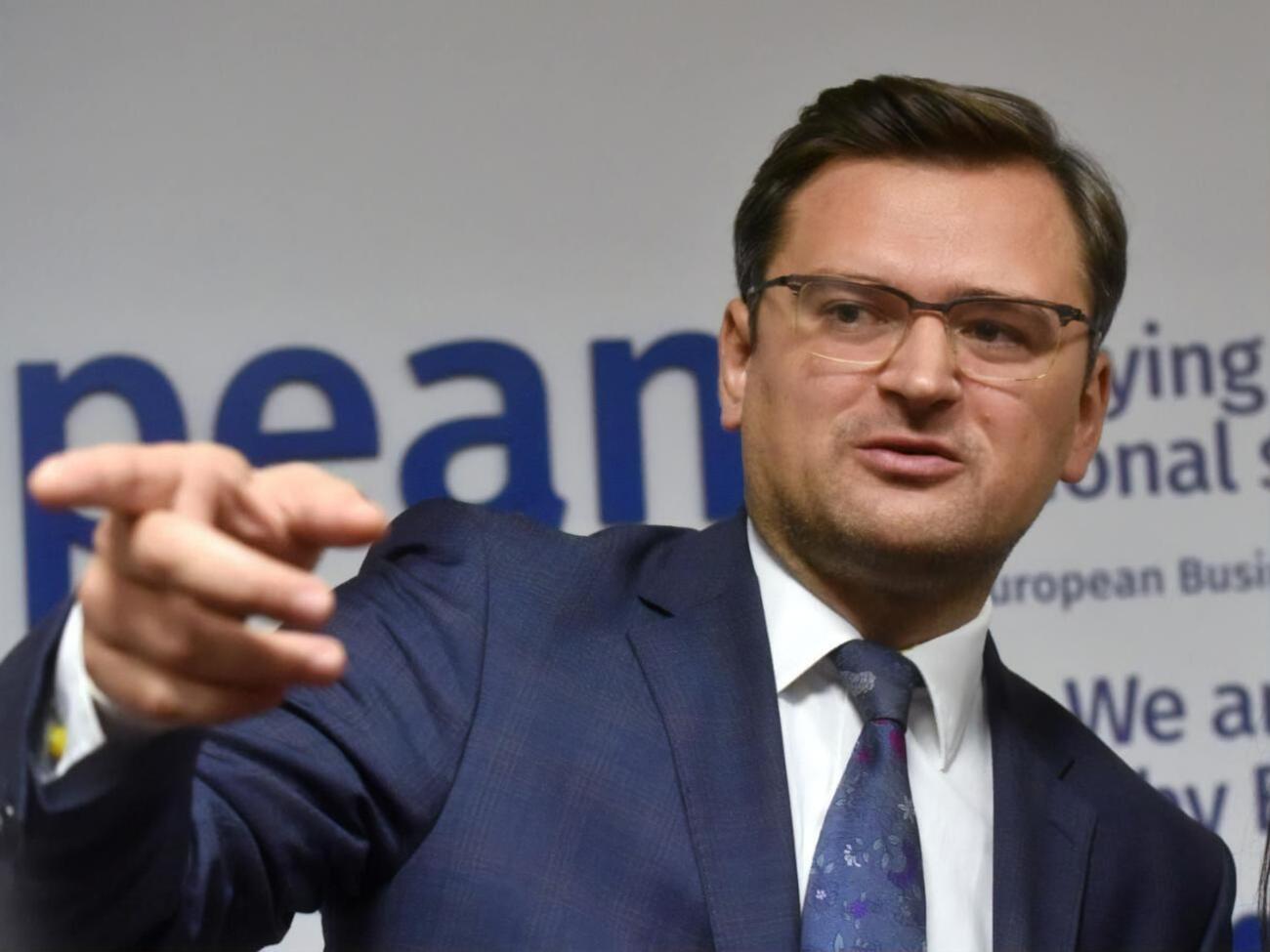 Кулеба: Виборів під дулами автоматів не буде