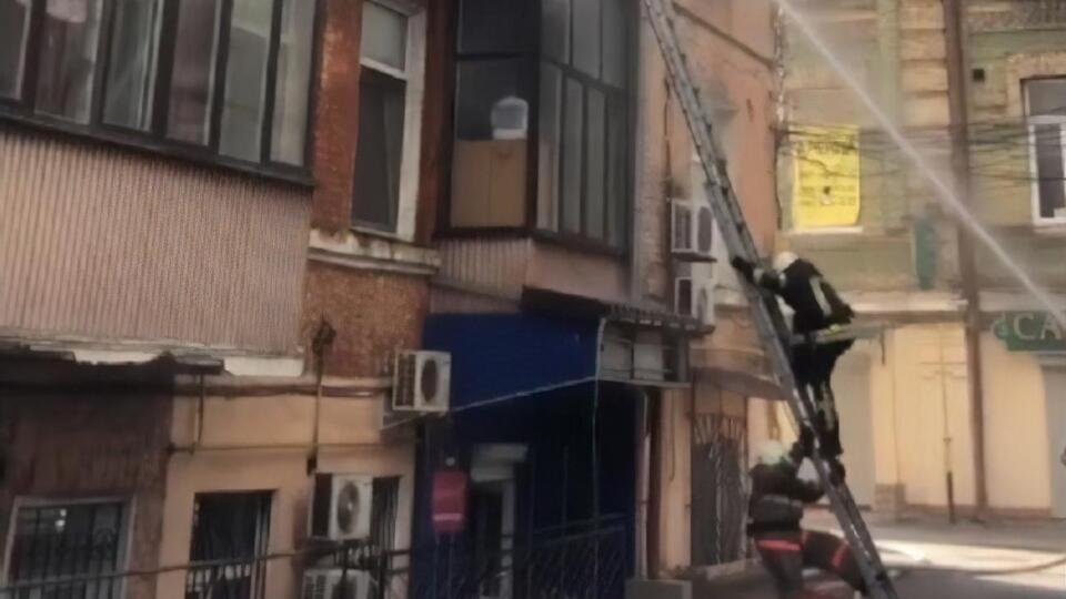 Пожежники намагалися скористатися сходами