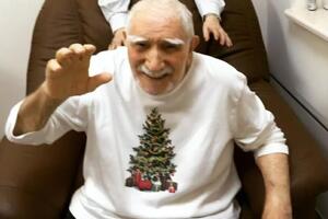 Джигарханян родился в 1935 году в Армении