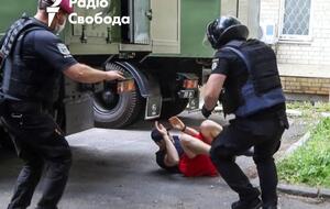 Пятерых участников акции в поддержку Стерненко задержали. Одного активиста правоохранители били ногами. Фоторепортаж