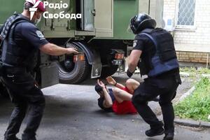 Пятерых участников акции в поддержку Стерненко задержали. Одного активиста правоохранители били ногами. Фоторепортаж