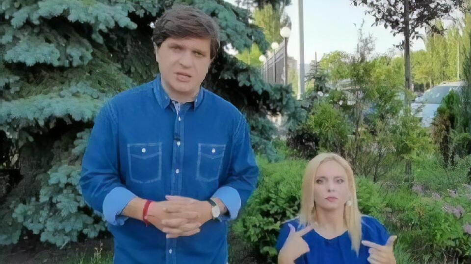 Анатолий Анатолич в образе Кличко и Ребрик в роли сурдопереводчицы
