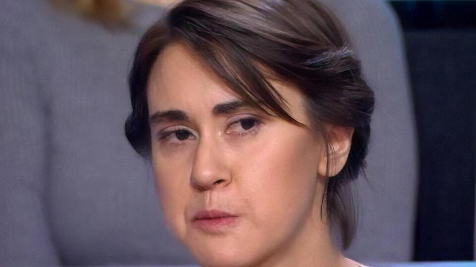 Плаксина: Ты – это то, что видело плен, ты – это то, что смотрело на тело, выгнутое от боли. В этом нетленном поле бесконечных тлений, исчезновений, кочевых затмений, изменений плоти, крови массе