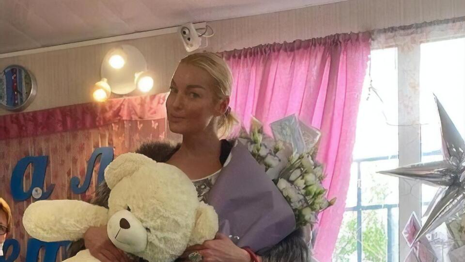 Волочкова: Цей обруч для тонкої талії мені подарували