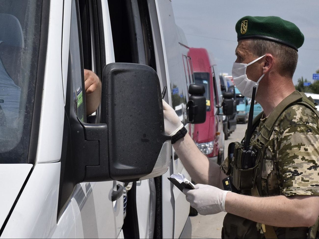 Правительство Украины приняло решение о возобновлении пропуска в "Шегини" 20 мая