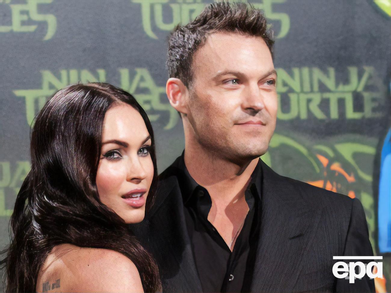 Около месяца назад Остин Грин и Фокс объявили о разводе