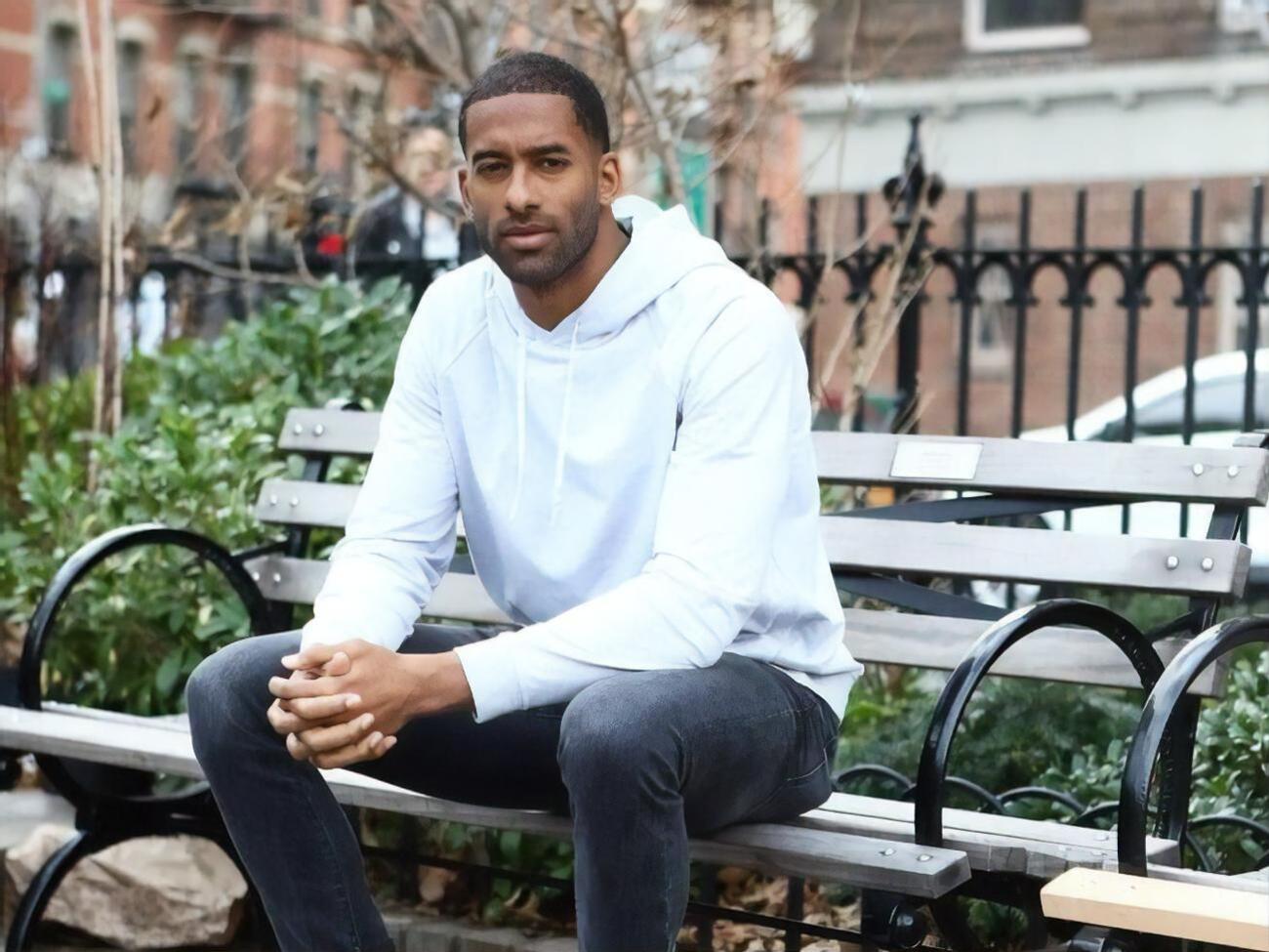 28-летний Джеймс утвержден на роль холостяка в американском шоу