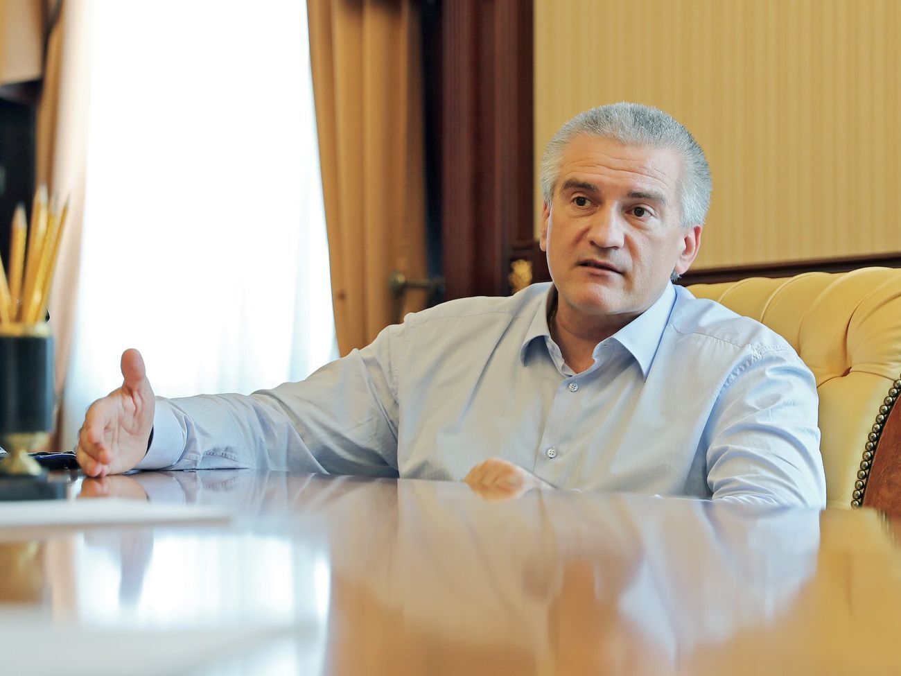 Аксенов передумал из-за "беспрецедентной ситуации"