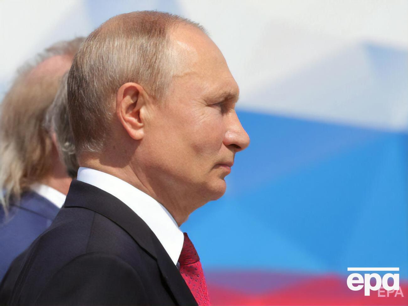 Путин занимает должность президента с 2000 года с перерывом в 2008–2012 годах