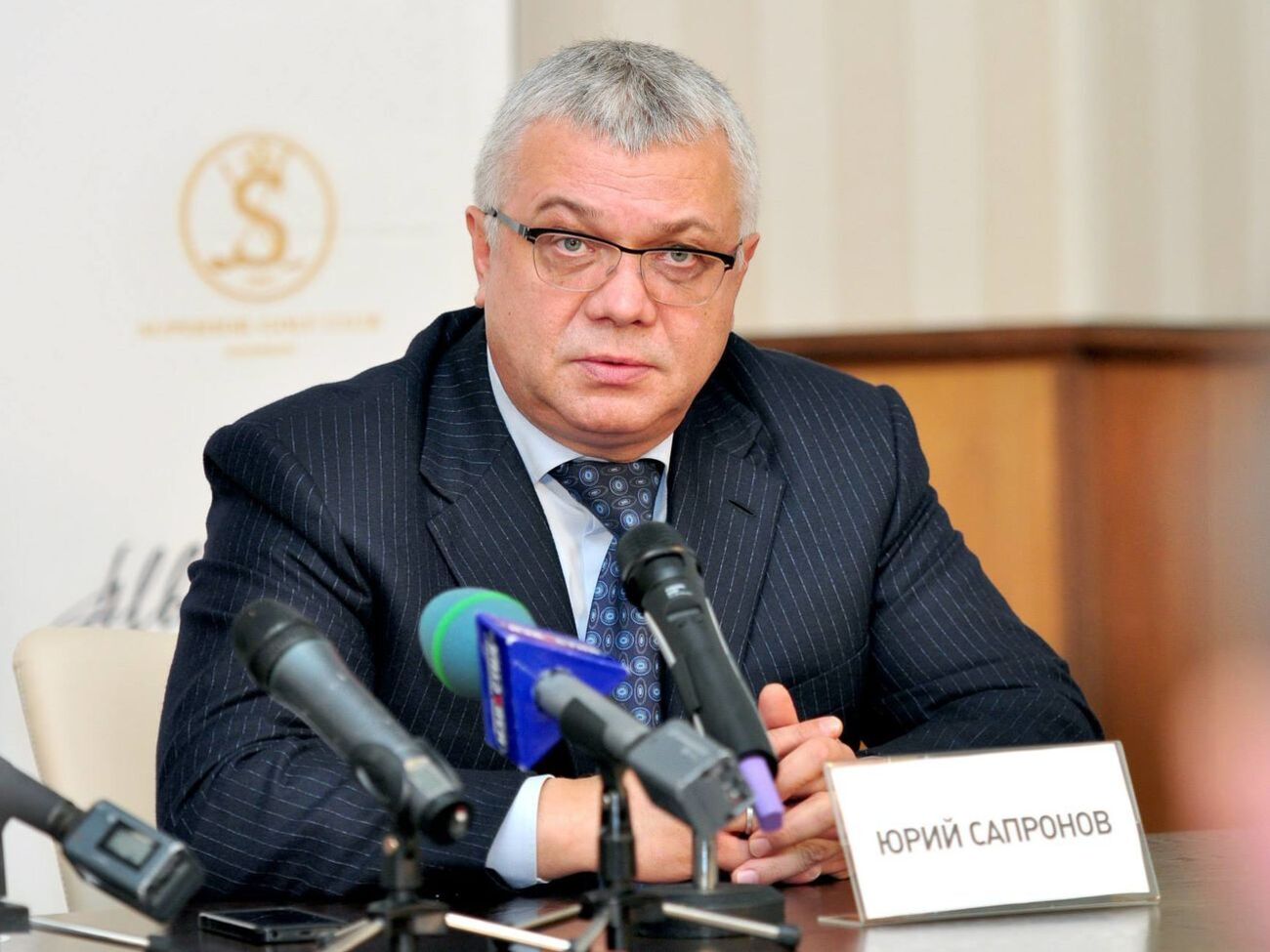 У Порошенко умер отец, у Зеленского госпитализирована жена. Сомневаюсь, что Facebook не разорвет от злых комментов. Надеюсь на толерантность