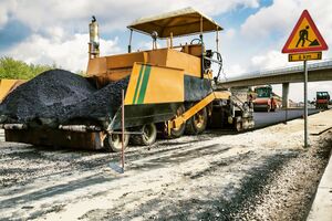 В отличие от битума, который покупается за бюджетные деньги, подорожавшие дизтопливо и сжиженный газ каждый потребитель оплатит сам, отметил эксперт