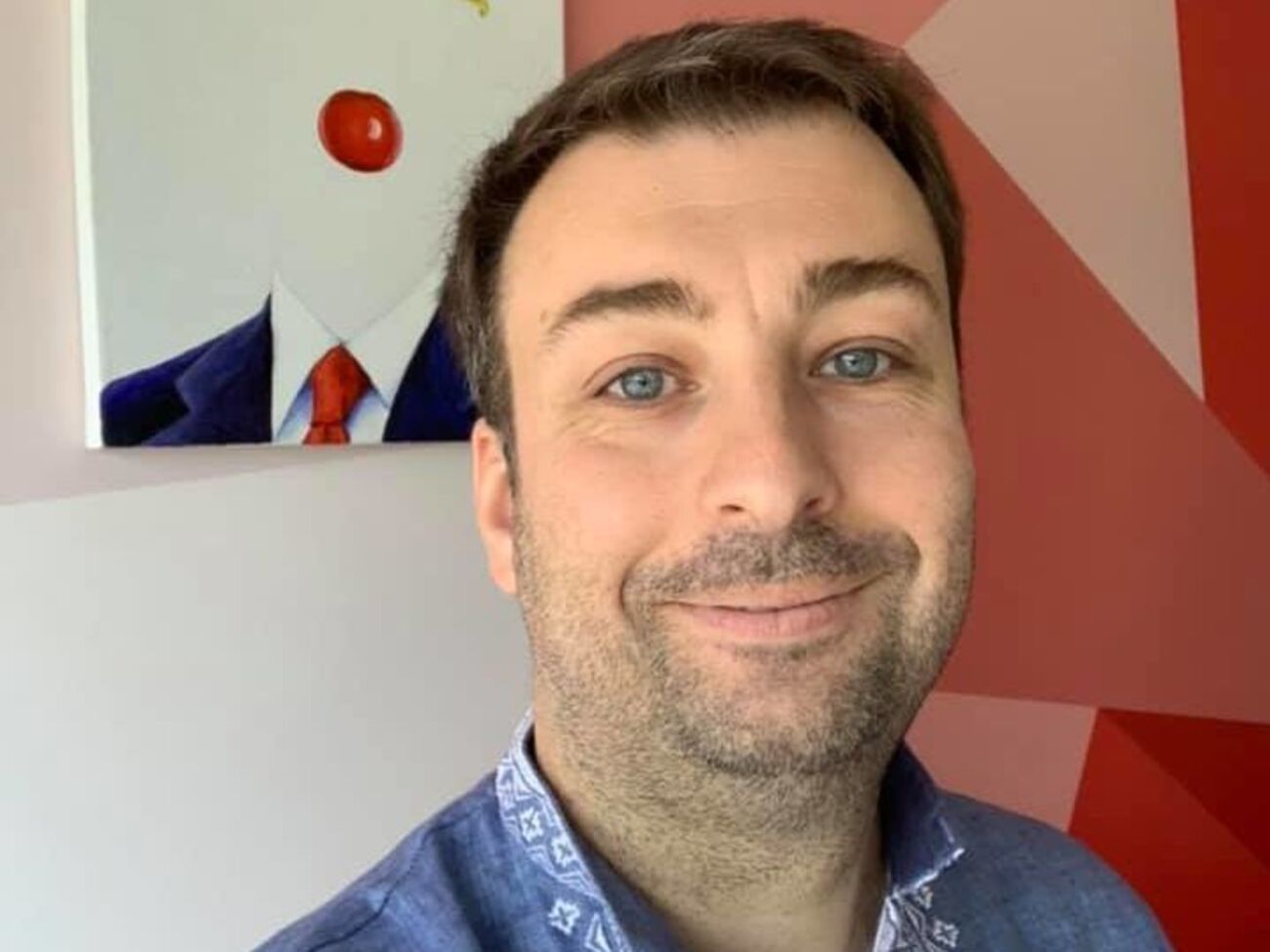 Я кажу вам російською. "Отъ...битесь от McDonald's, учите украинский или валите в "Дон Мак"