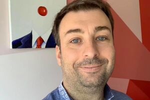 Я говорю вам по-русски. Отъ…битесь от McDonald's, учите украинский или валите в "Дон Мак" в "ДНР"