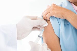 Испытания вакцины проводятся в двух московских медучреждениях