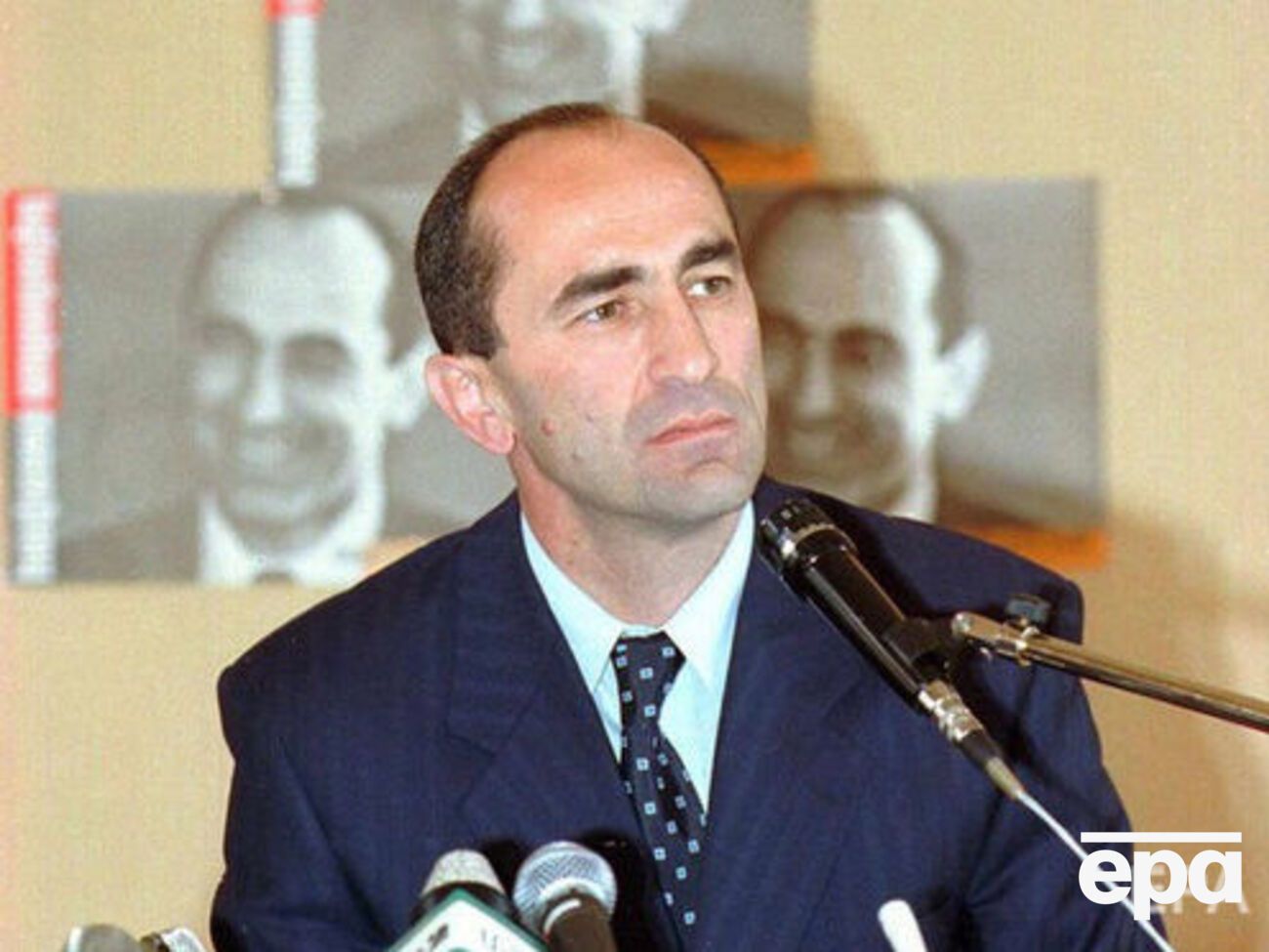 Кочарян став президентом Вірменії 30 березня 1998 року