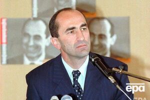 Кочарян став президентом Вірменії 30 березня 1998 року