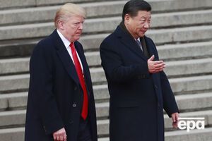 По словам Болтона, Трамп откровенно говорил Си Цзиньпину о желании переизбраться с его помощью