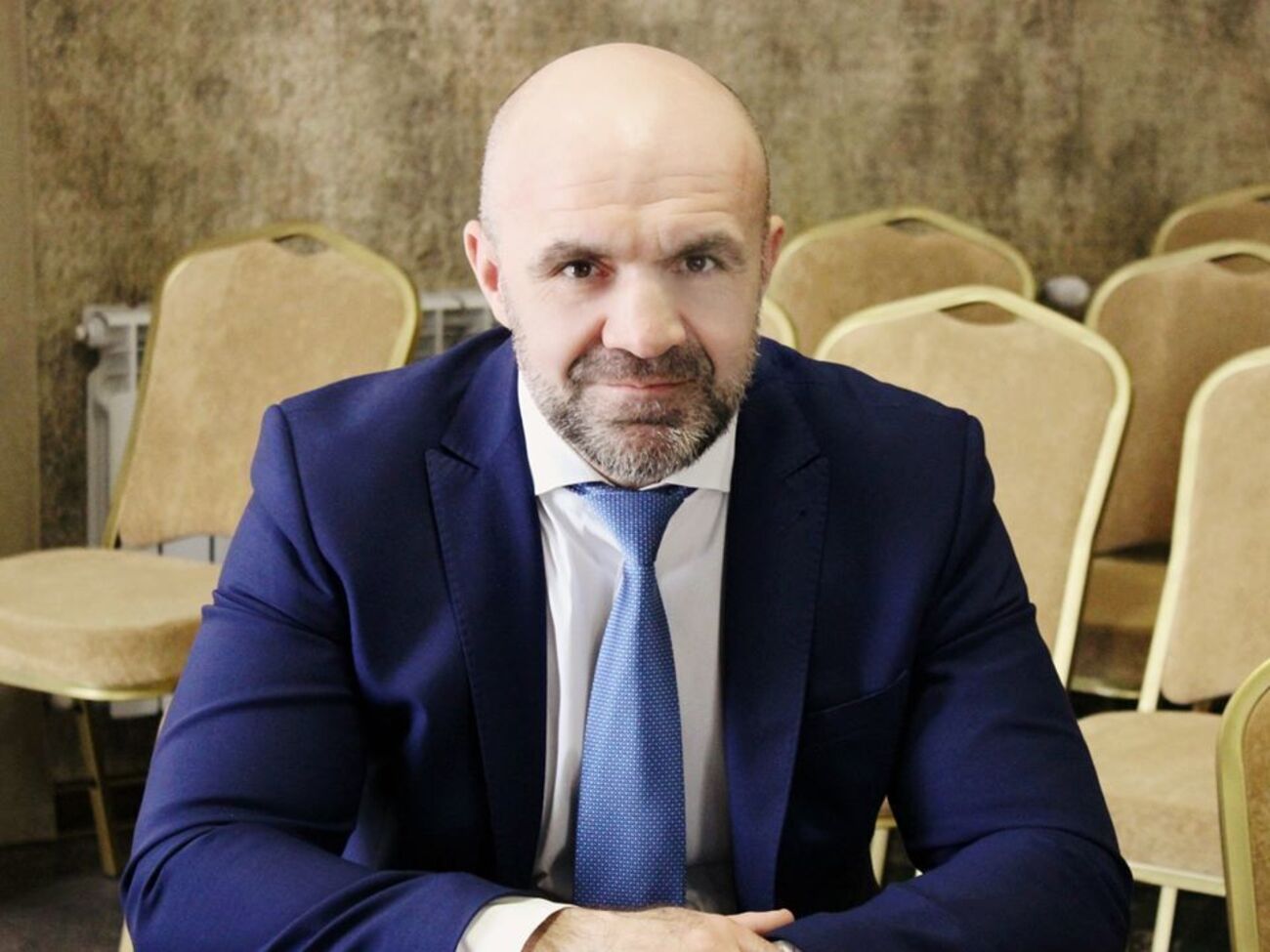 За версією обвинувачення, Мангер тиснув на свідків