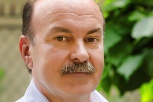 Не проголосувавши за програму дій уряду, Верховна Рада фактично показала міністрам "червону картку"