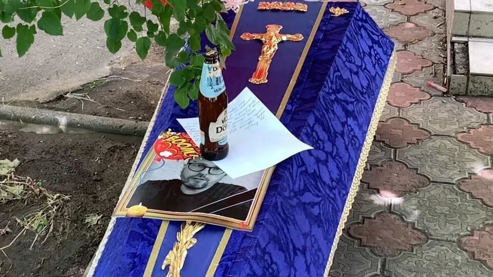 Із 2014 року Шарій веде відеоблог, де критикує події в Україні після Євромайдану й українську владу