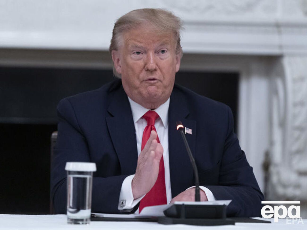 У штабі Трампа заявили, що перевернутий червоний трикутник використовують члени Antifa