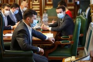 Учасники наради під головуванням Зеленського звернули увагу на те, що після початку пом'якшення карантинних обмежень значних спалахів коронавірусу у країні не виникло