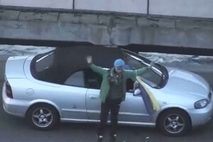 19 сентября Белько на мосту Метро стрелял в воздух и угрожал взорвать мост и госучреждения