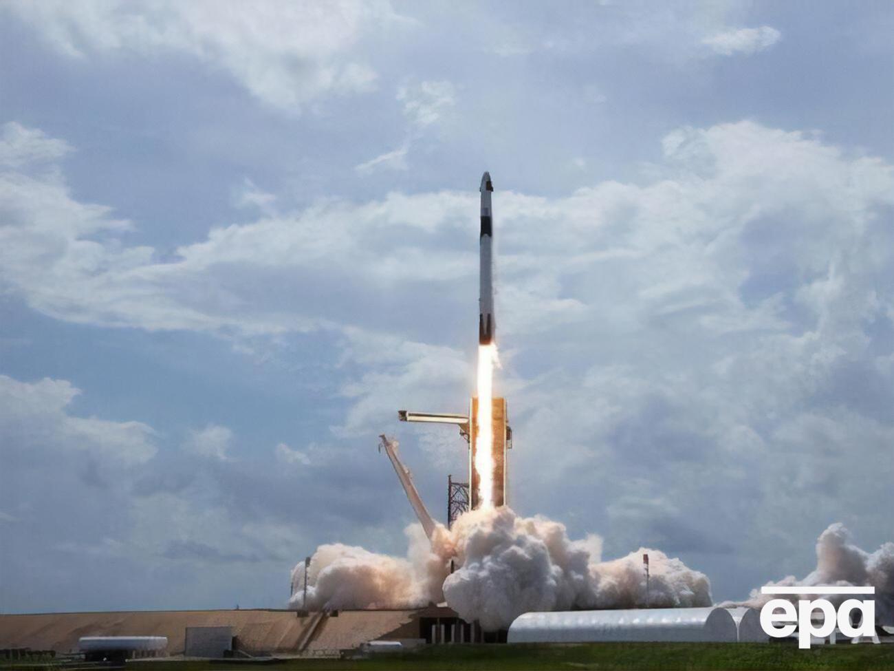 Заява "Роскосмоса" з'явилася після того, як SpaceX вивела на навколоземну орбіту корабель Crew Dragon із двома астронавтами на борту