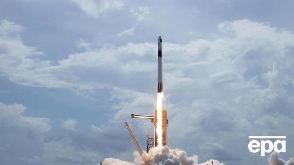Заявление "Роскосмоса" появилось после того, как SpaceX вывела на околоземную орбиту корабль Crew Dragon с двумя астронавтами на борту
