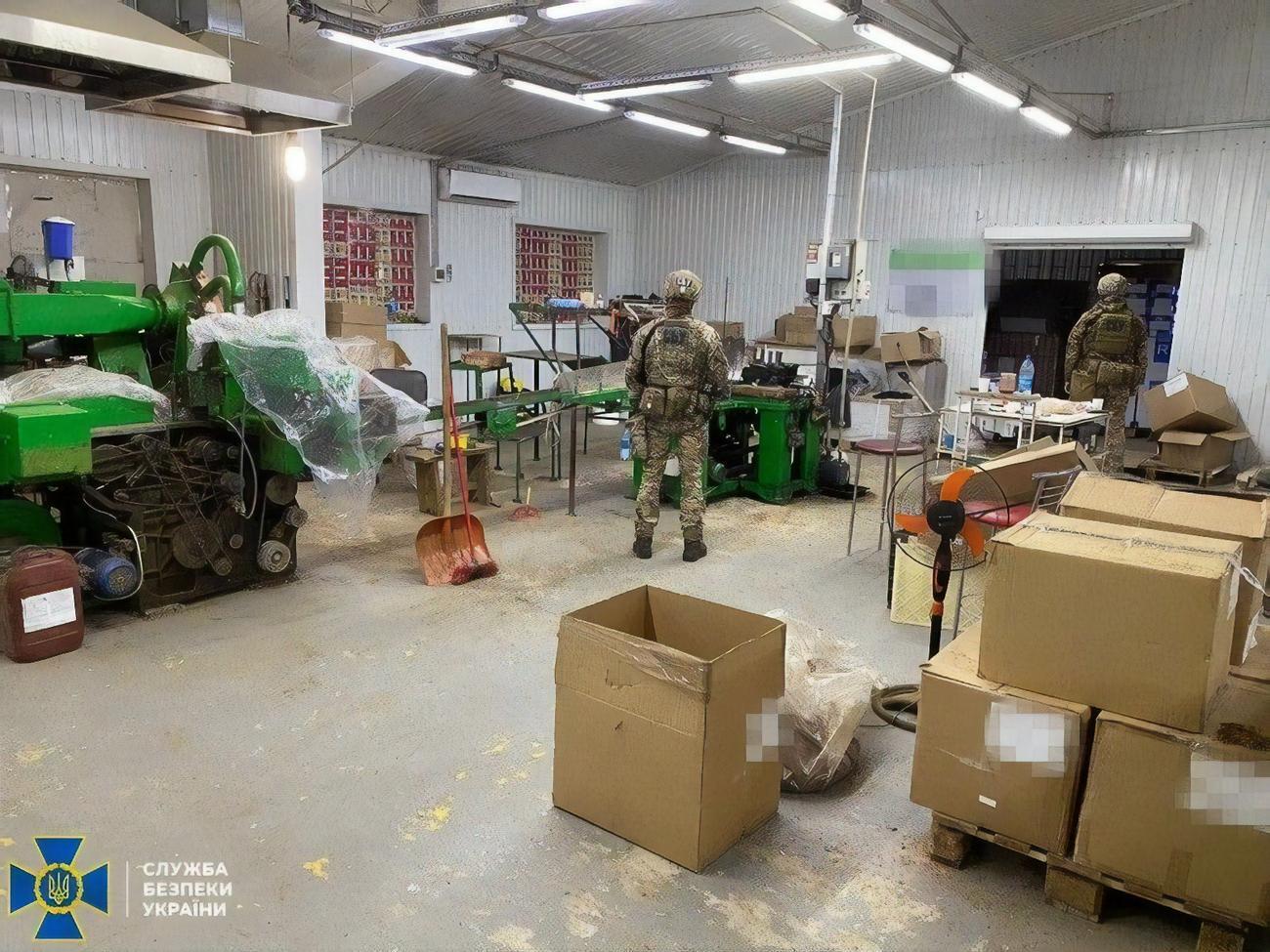 Під час одночасних слідчих дій у чотирьох областях правоохоронці виявили понад 1,5 млн пачок цигарок