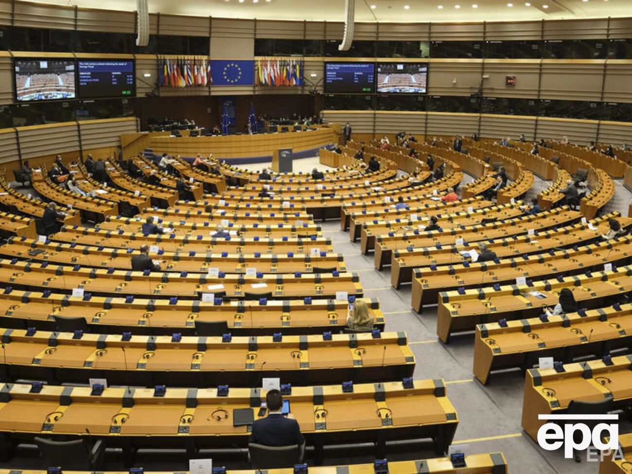 Европарламент призвал страны ЕС признать прошлые преступления против чернокожих, цветных людей и ромов