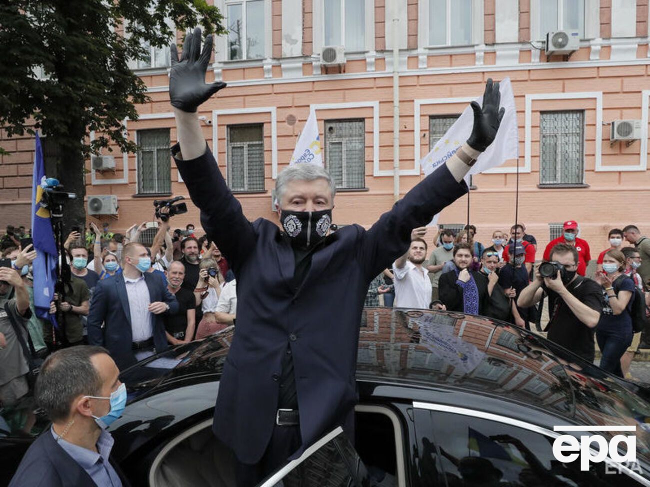 Офіс генпрокурора відкрив справу за фактом можливого стеження за Порошенком за статтею про перевищення повноважень