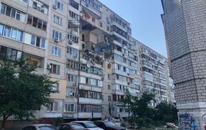 Разрушены межэтажные перекрытия четвертого, пятого, шестого и седьмого этажей