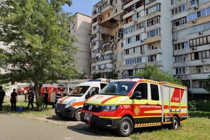 Одного потерпілого мешканця будинку забрали медики швидкої допомоги