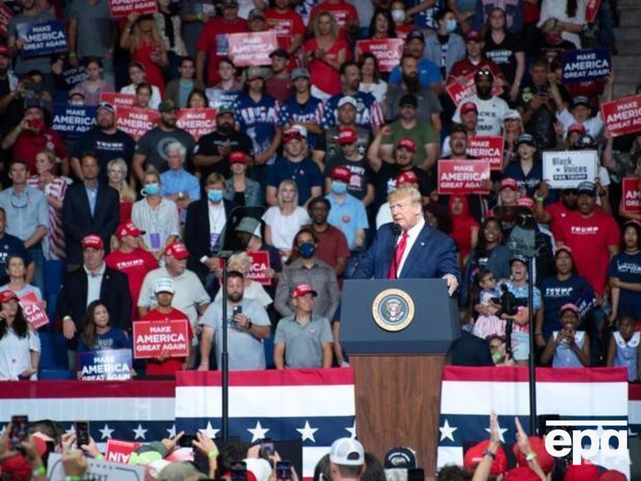 Трамп сказав, що його рішення врятували від загибелі "сотні тисяч" людей