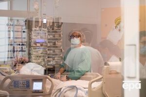Тяжелых пациентов с коронавирусом подключают к аппарату ИВЛ