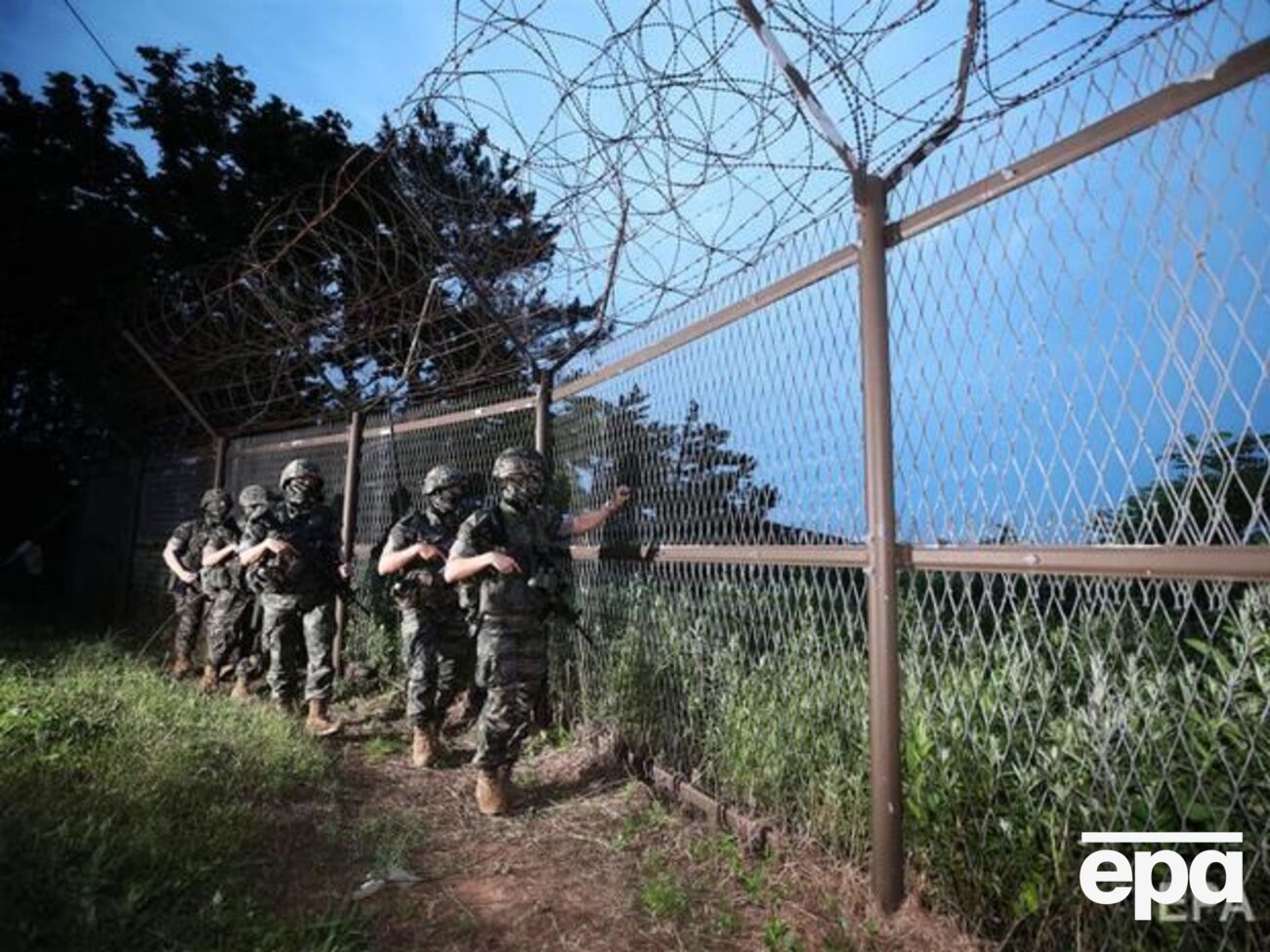 9 червня КНДР заявила про розрив зв'язків із Південною Кореєю