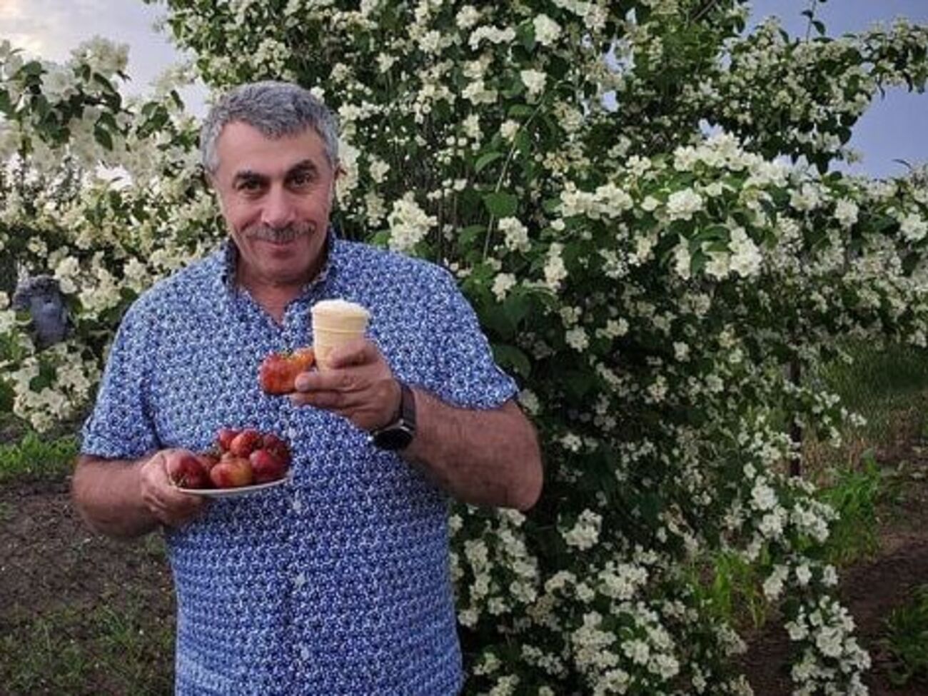 Учебу в мединституте Комаровский совмещал с работой в отделении реанимации