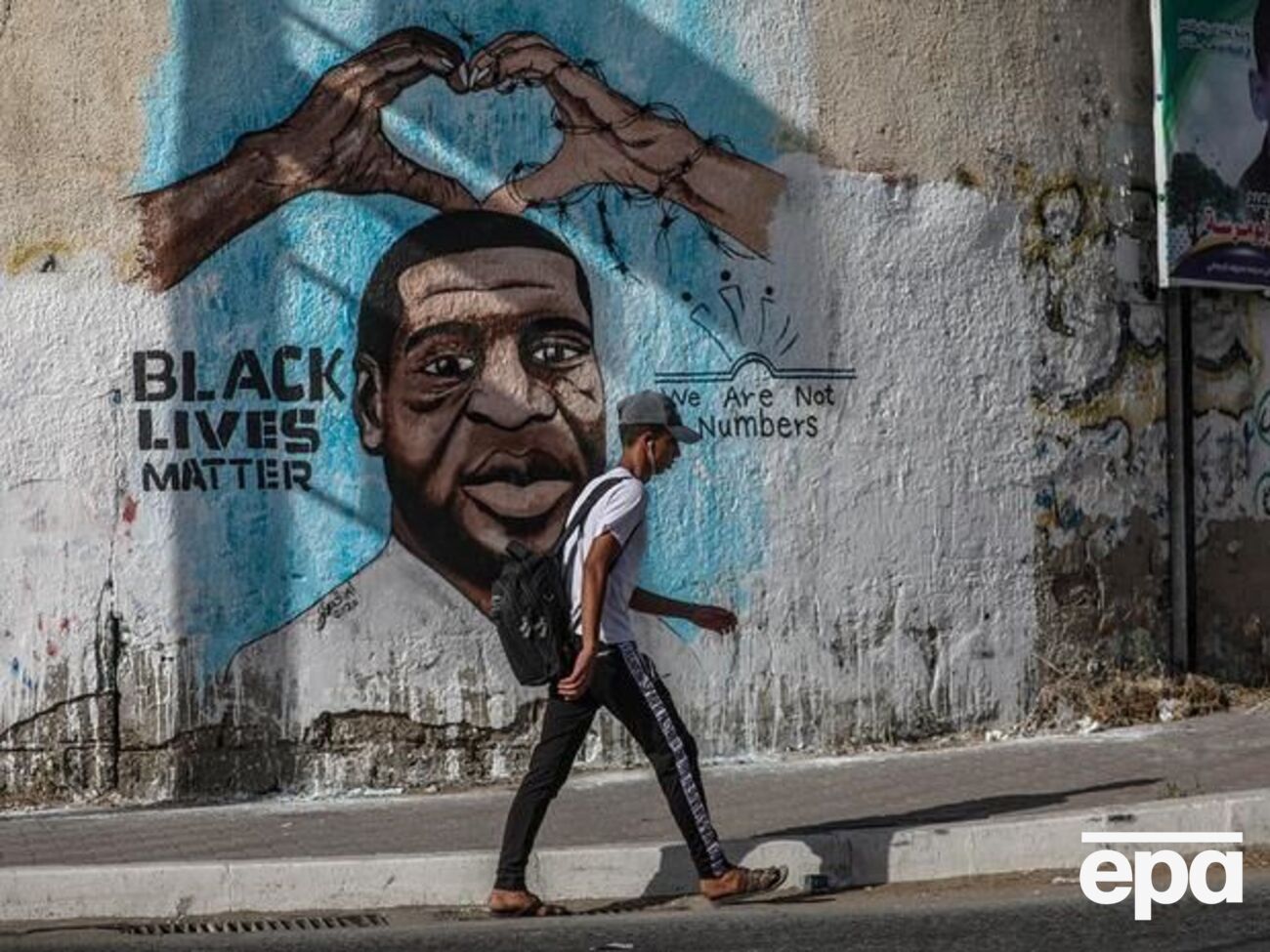 Флойд погиб 25 мая после жесткого задержания полицейскими