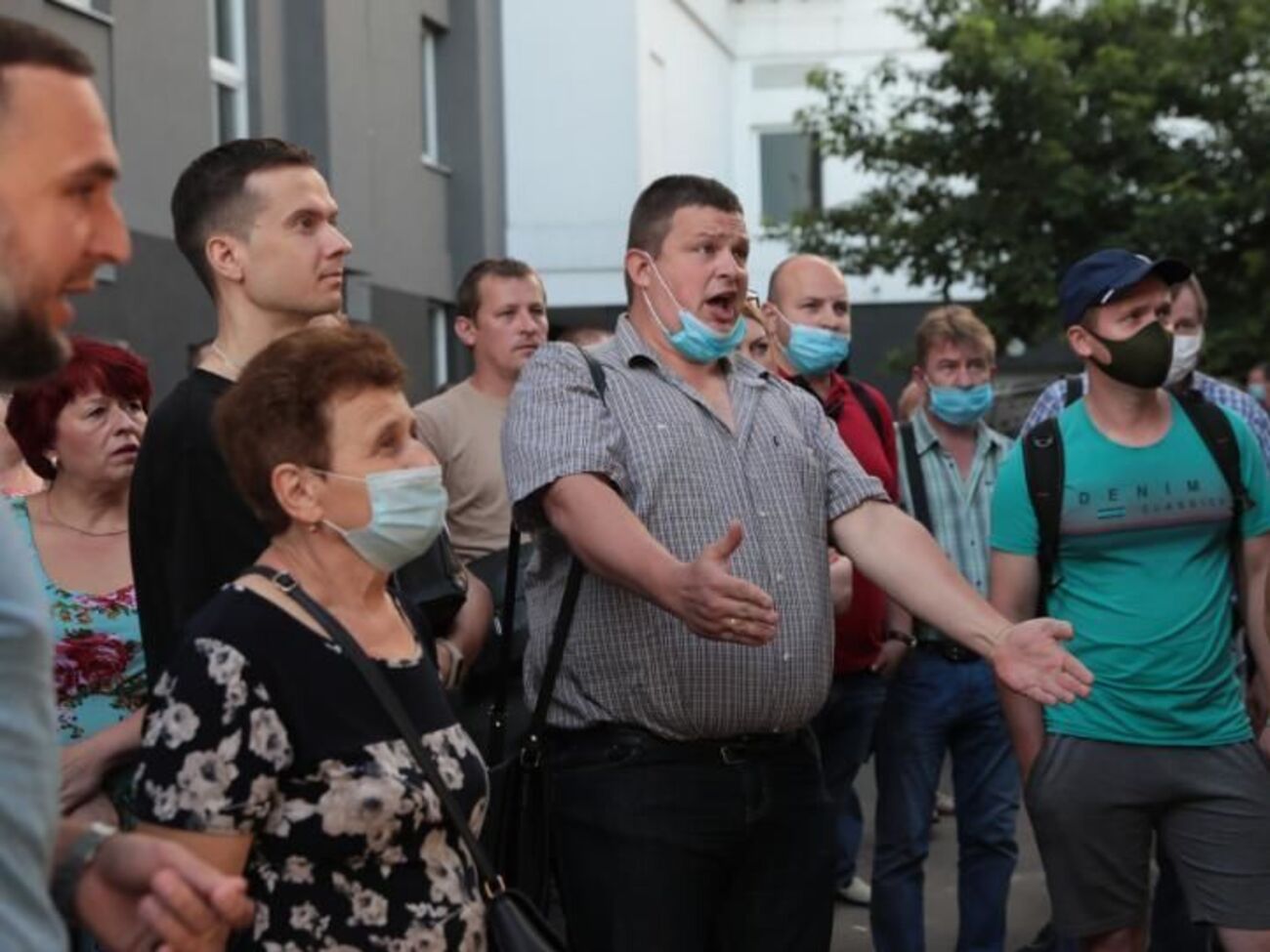 Сотрудники предприятия требуют от "Укрзалізниці" разобраться "с неизвестными, которые зашли на территорию завода"