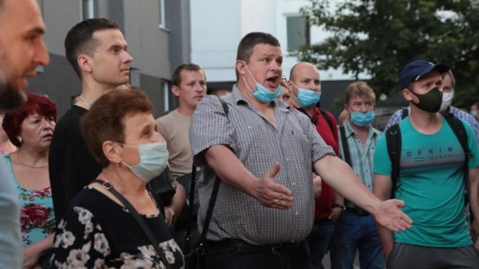 Працівники підприємства вимагають від "Укрзалізниці" розібратися "з невідомими, які зайшли на територію заводу"